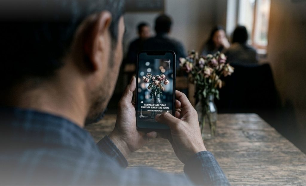 Arga memotret bunga layu simbol meromantisasi luka