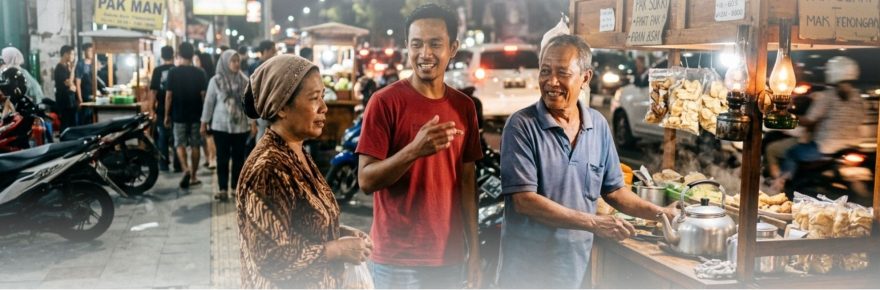 Perjamuan di Atas Trotoar oleh para pedagang